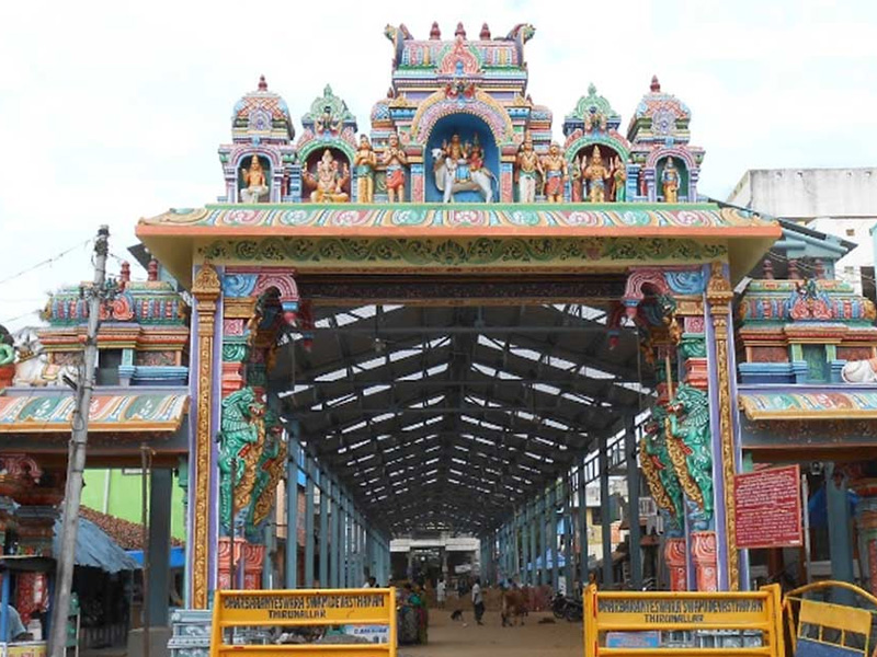 Saneeswaran-Temple—Thirunallar